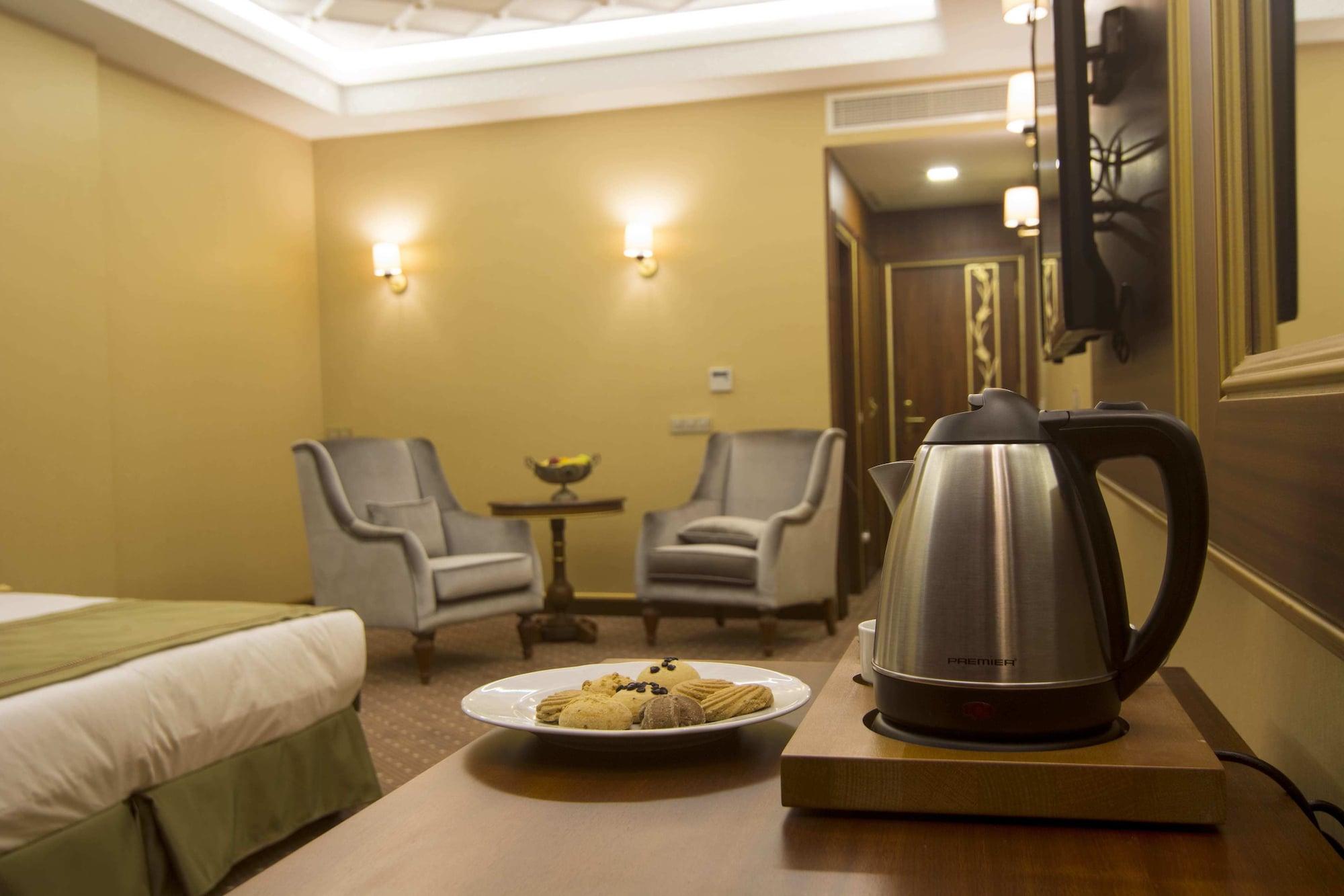 Mb Deluxe Hotel Истанбул Екстериор снимка