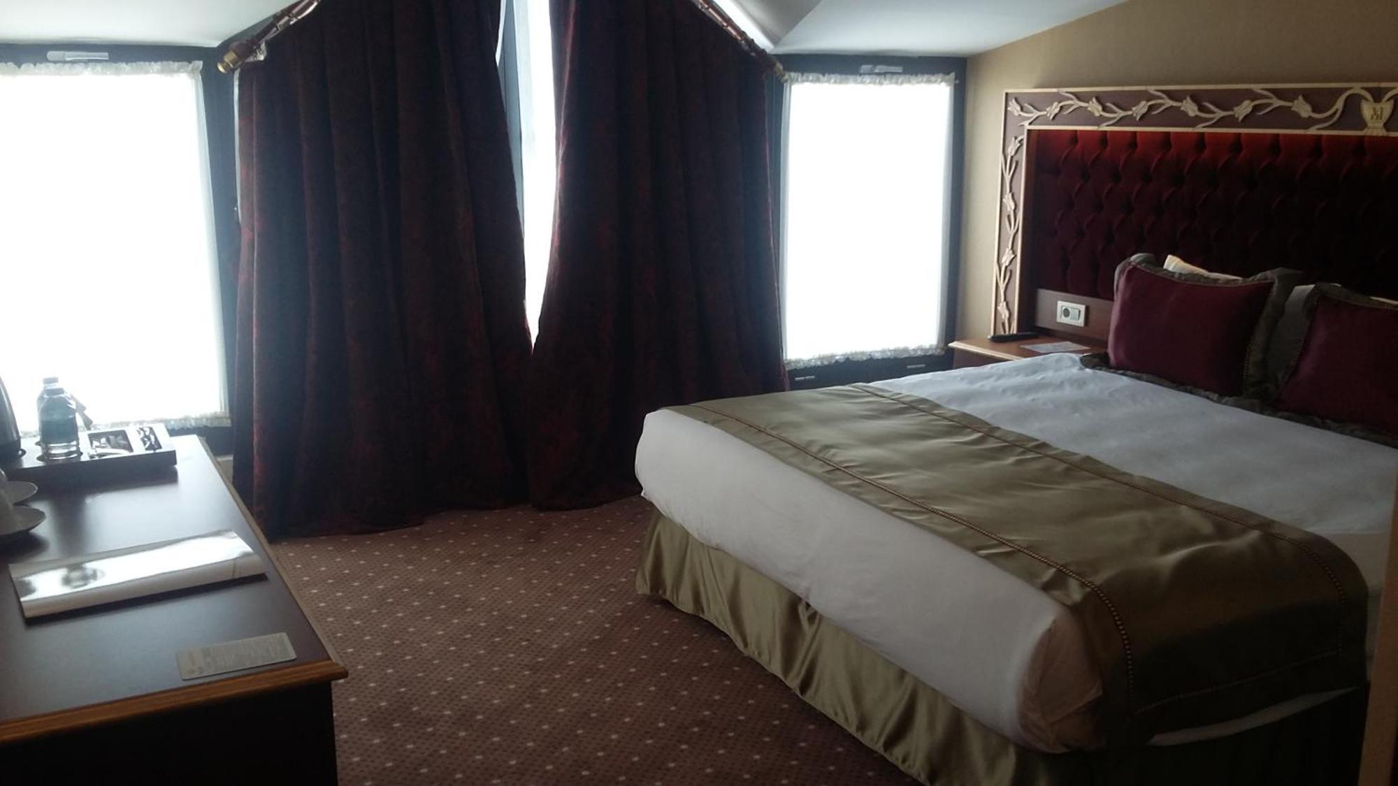 Mb Deluxe Hotel Истанбул Екстериор снимка