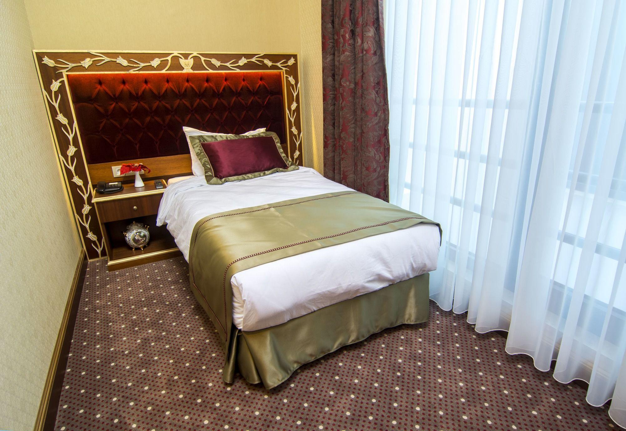 Mb Deluxe Hotel Истанбул Екстериор снимка