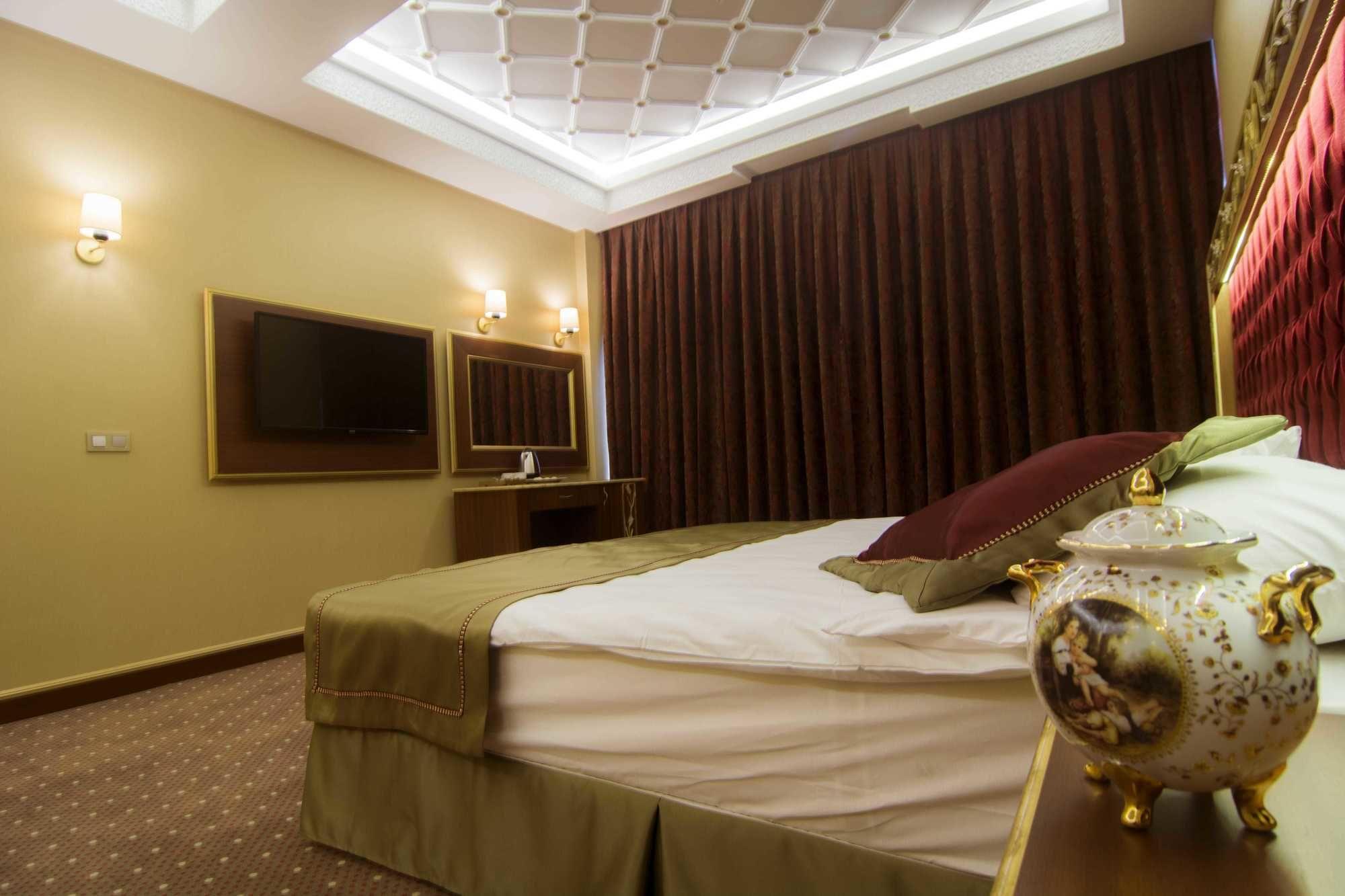 Mb Deluxe Hotel Истанбул Екстериор снимка